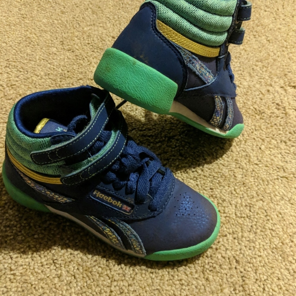 Reebok sneakers worn once